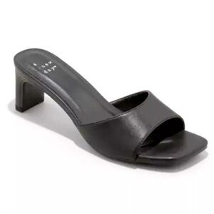 A new Day Women’s Black Lindie Heels Memory Foam NWT + BOX